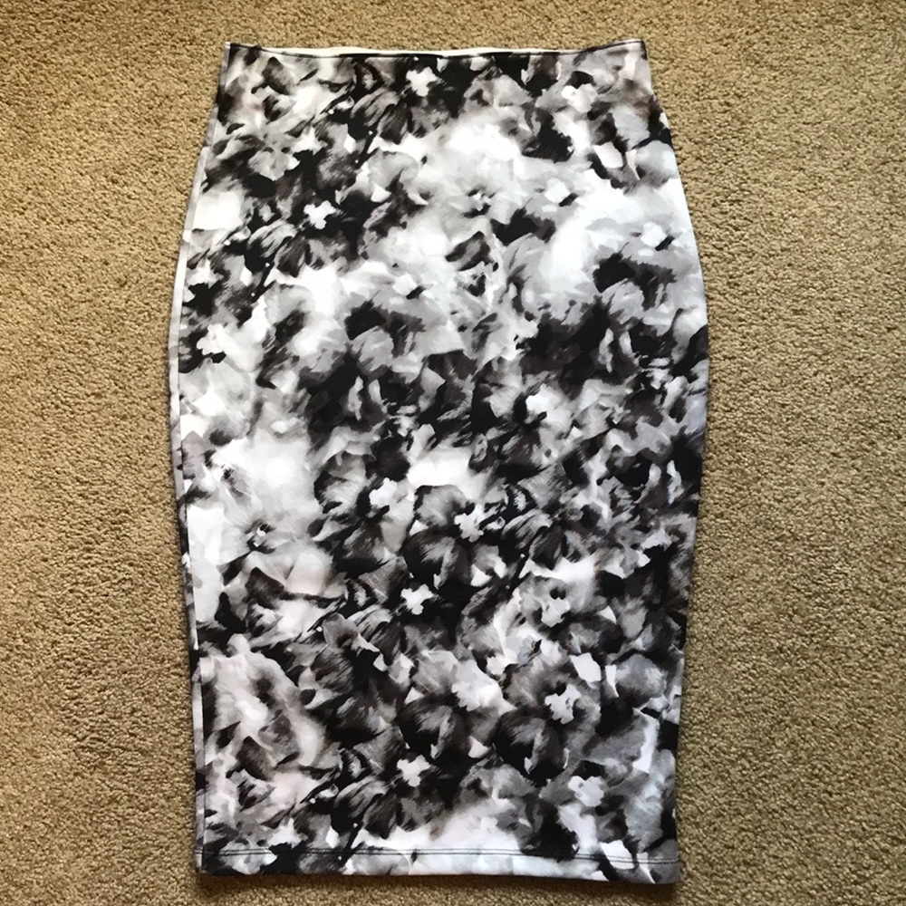 Apt 9 Black Floral Stretchy Pencil Skirt M